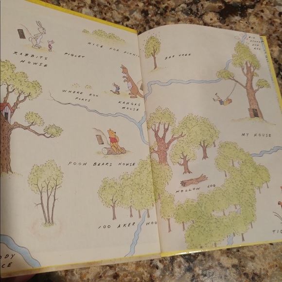 Vintage Winnie the Pooh & Tigger Hardcover Book - Picture 3 of 6